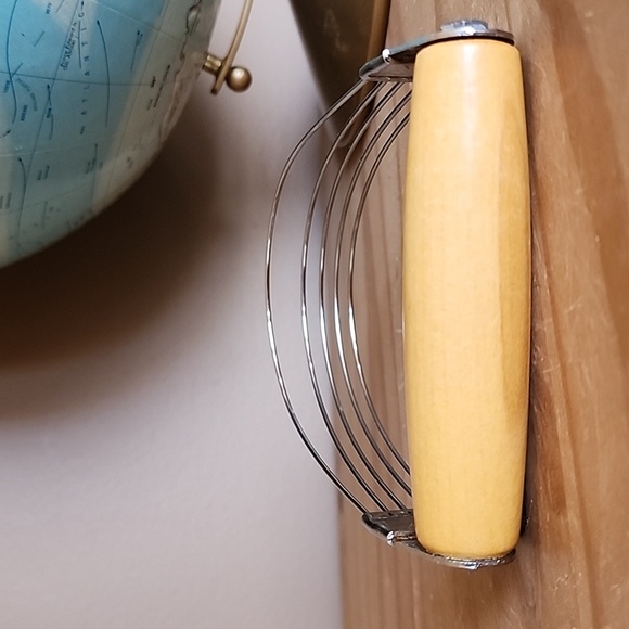 Vintage wood handled wire pastry blender dough cutter Androck - Picture 3 of 9